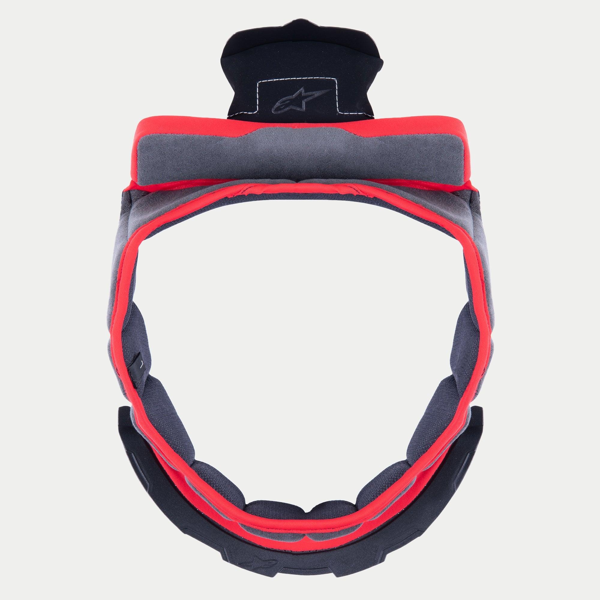 Alpinestars Supertech R10 Crown Pad, vervangende binnenvoering voor helm, grijze zachte stof met rode bies en zwarte bevestigingslipjes, cirkelvormig ontwerp voor S-R10 helmen, met geborduurd sterlogo op het bovenste lipje