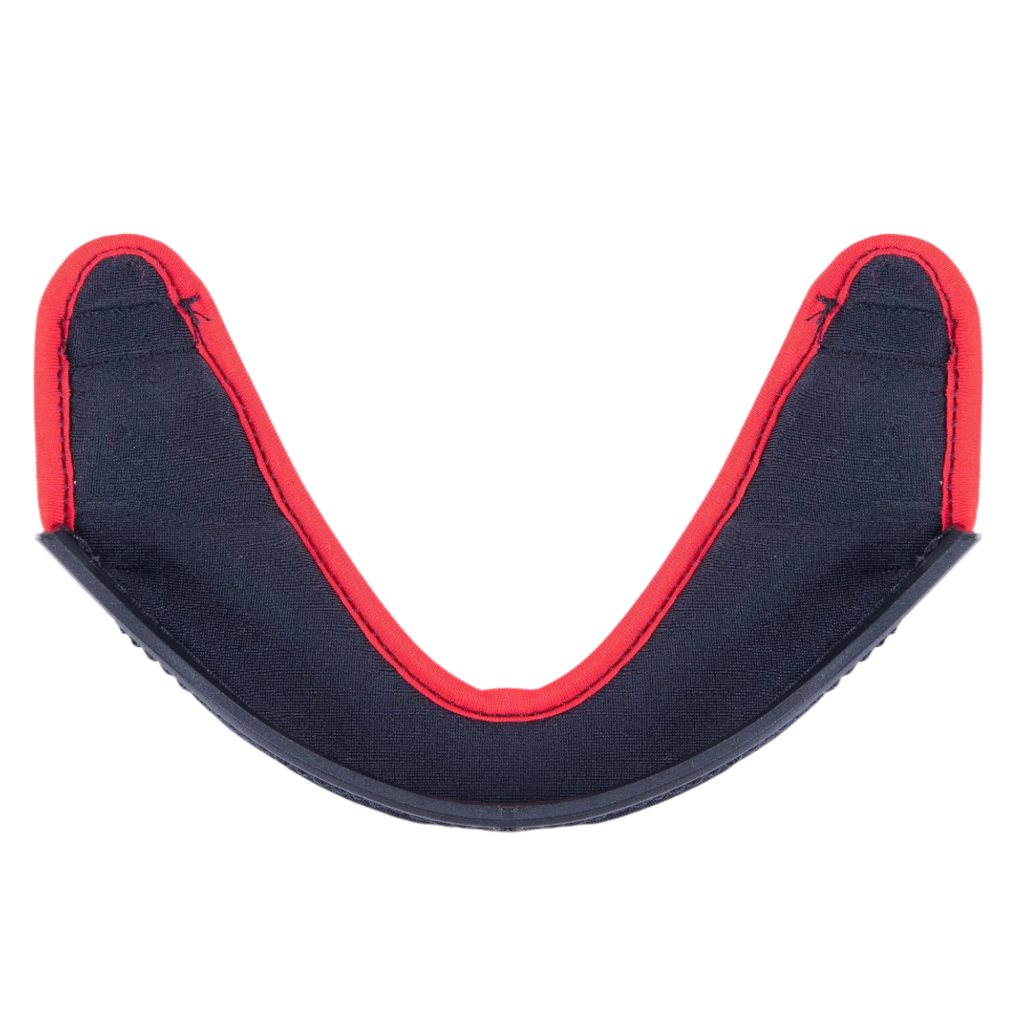 Alpinestars Supertech R10 kinflap, helmaccessoire, donkergrijze stof met een opvallende rood gestikte rand en een gebogen zwarte plastic rand, officieel vervangingsonderdeel voor S-R10 helmen