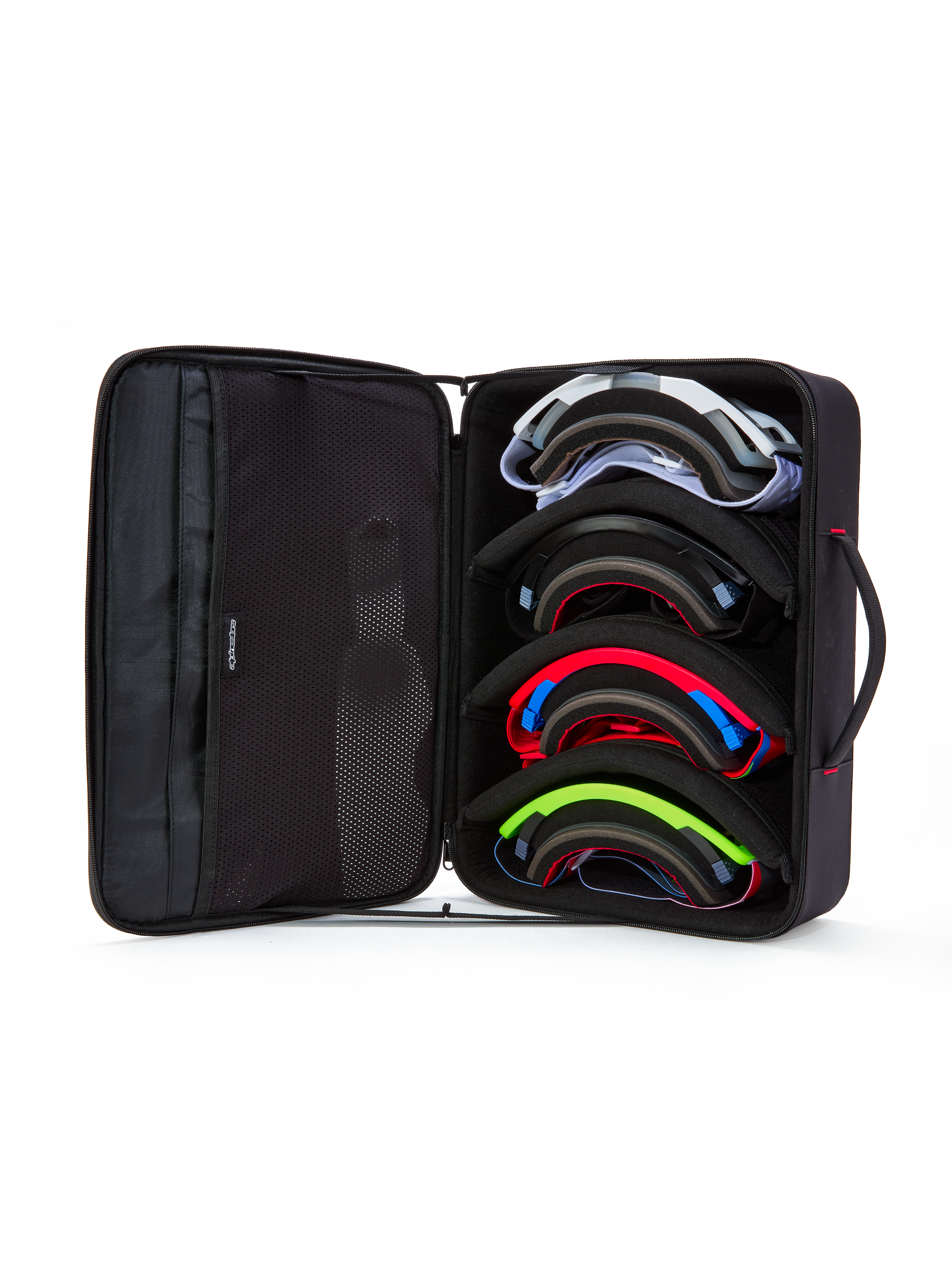 Étui pour lunettes Alpinestars Supertech Vision, noir, vue ouverte présentant le rangement interne pour quatre paires de lunettes de motocross colorées, doté de séparateurs modulaires et de poches en maille sur le couvercle, design structuré type mallette pour la protection des lunettes