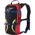 Alpinestars Iguana Trinkrucksack, Offroad-Motocross-Rucksack, Schwarz und Rot mit blauen Gurten und gelben Fluo-Grafiken, weißes Astars-Logo, zwei Reißverschlussfächer, gepolsterte Schultergurte mit sichtbarem Trinkschlauch