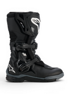 Alpinestars Corozal V2 Adventure Drystar® motorlaars, zwarte adventure-motorlaars met beschermende scheen- en enkelpanelen, verstelbare gespen, getextureerd schakelpedaal en allterrain-zool