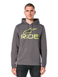 Alpinestars Ride Hoodie V 3, antracietgrijze pullover hoodie met limoengroen RIDE-logo, voorzien van een kangoeroezak aan de voorzijde en een capuchon met trekkoord, casual op motorsport geïnspireerde streetwear
