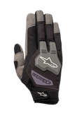 Gants Alpinestars Engine, gants de mécanicien, noirs et gris, dotés d'une construction en maille respirante, protection des articulations en TPR gris avec logo étoile blanc, sangle de poignet ajustable avec marquage, conception multi-matériaux durable pour le travail en atelier et dans les stands