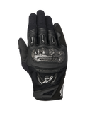 Gants Alpinestars SMX-2 Air Carbon V2, gants de moto noirs, vue de dessus montrant les protections d'articulations en fibre de carbone, panneaux en cuir et mesh 3D respirant, logo Alpinestars blanc et design à manchette courte